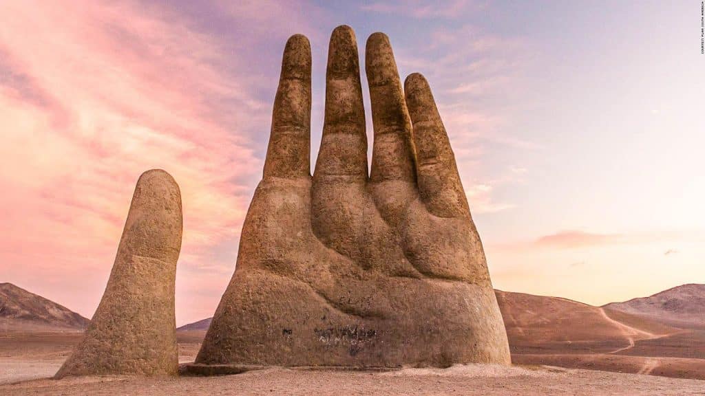 Hand in the Desert_CNN