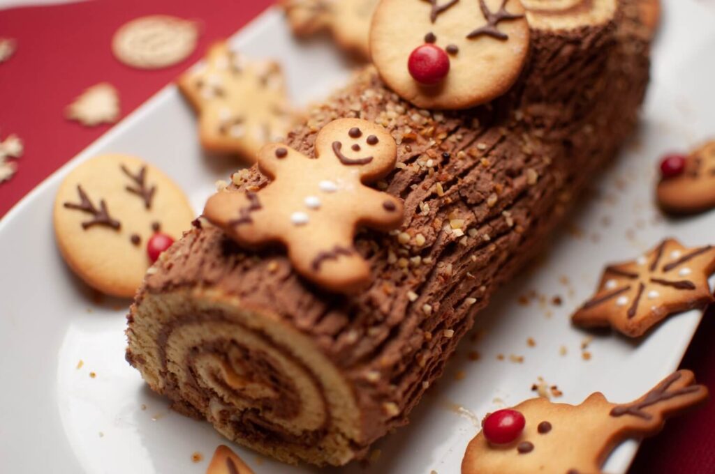 traditional-christmas-food-from-around-the-world-buche-de-noel