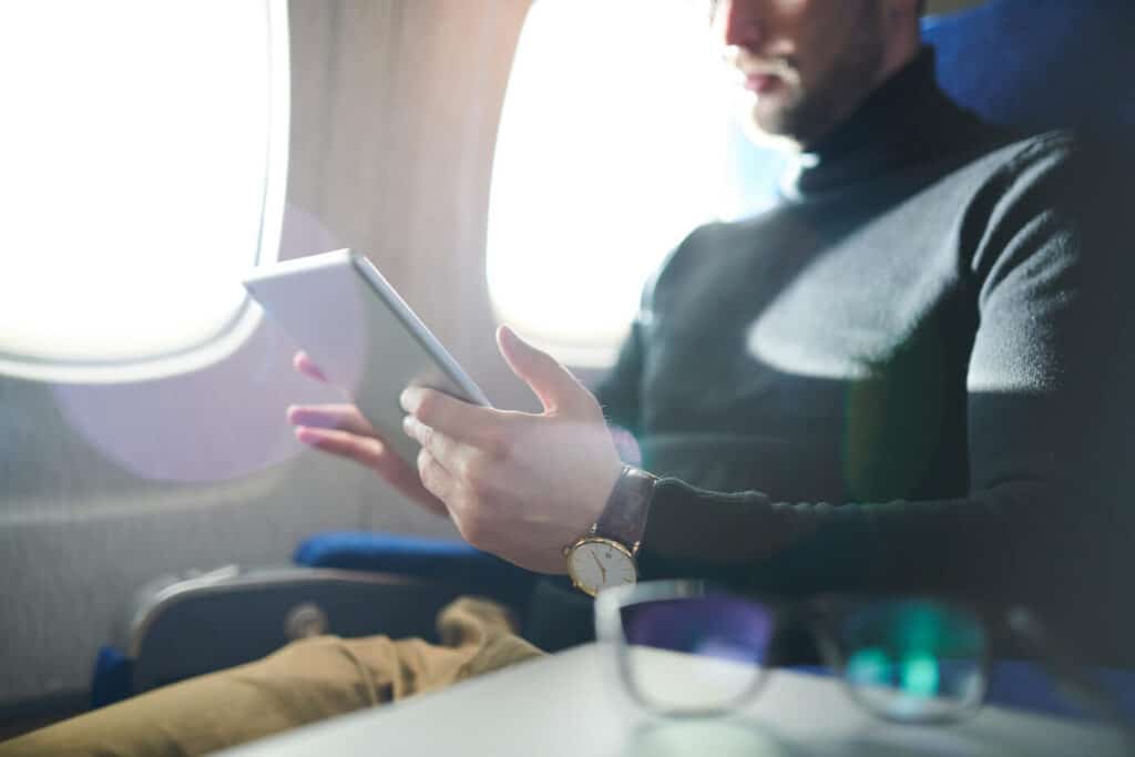 can you travel with contact lenses