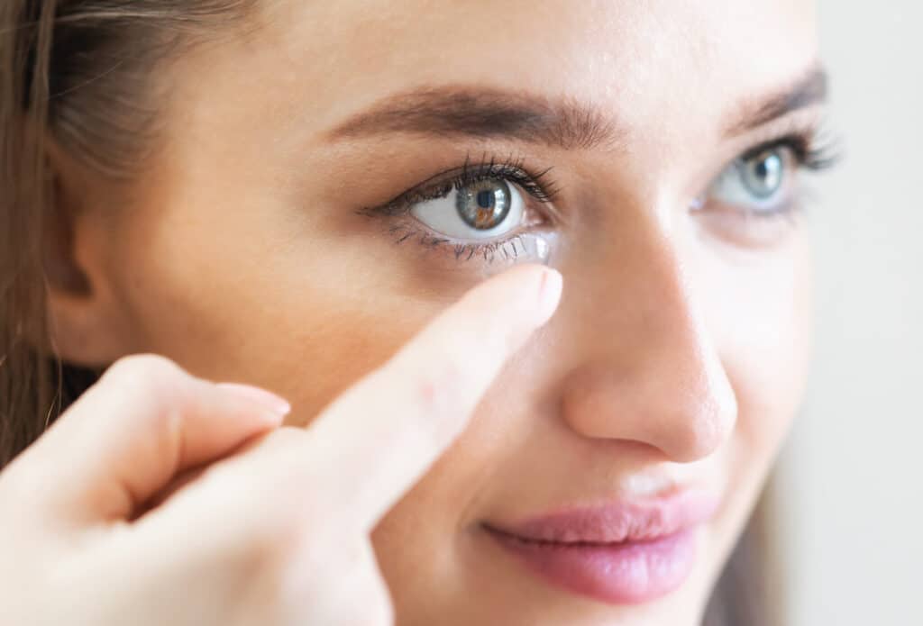 travel with contact lenses