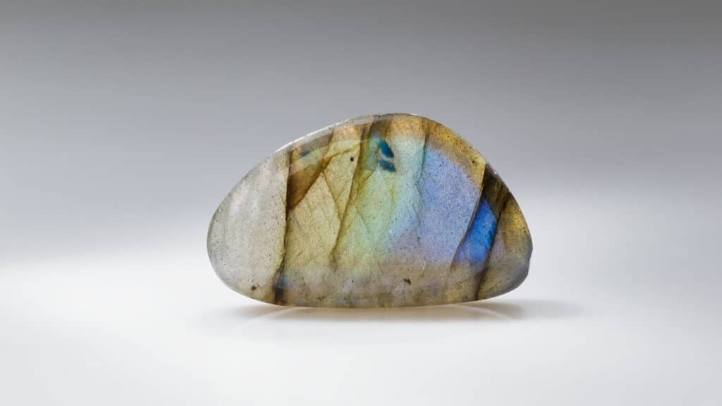 polished labradorite lithotherapy