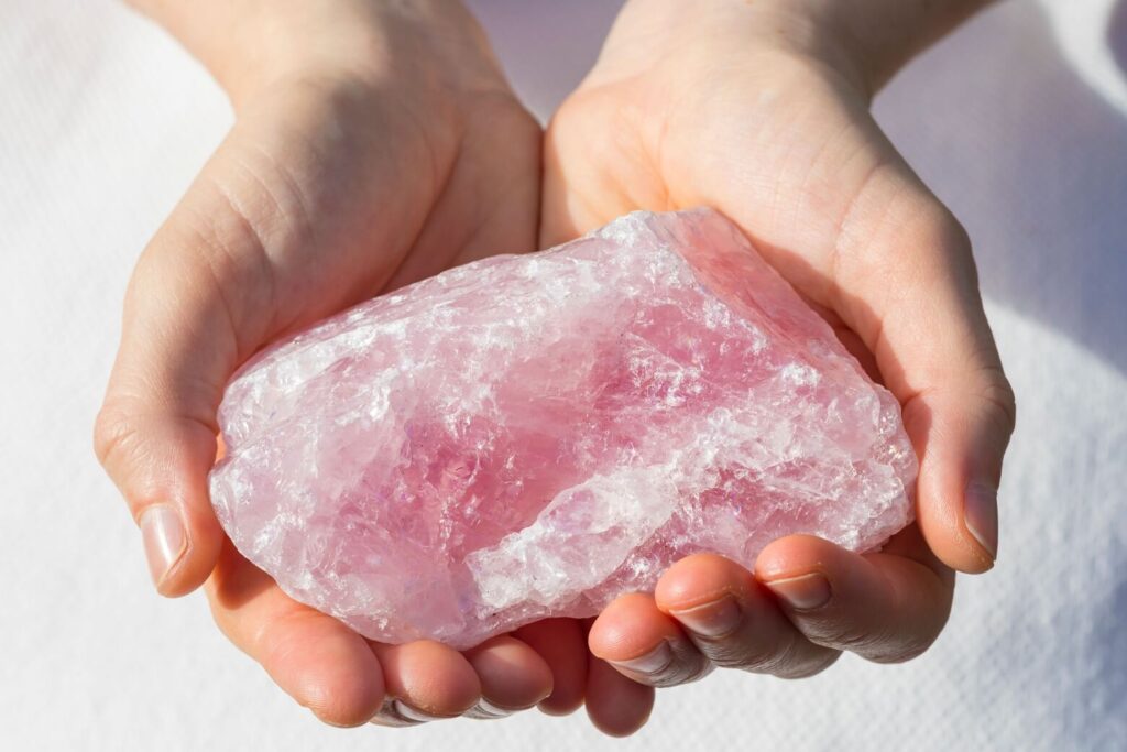 polished rose quartz lithotherapy