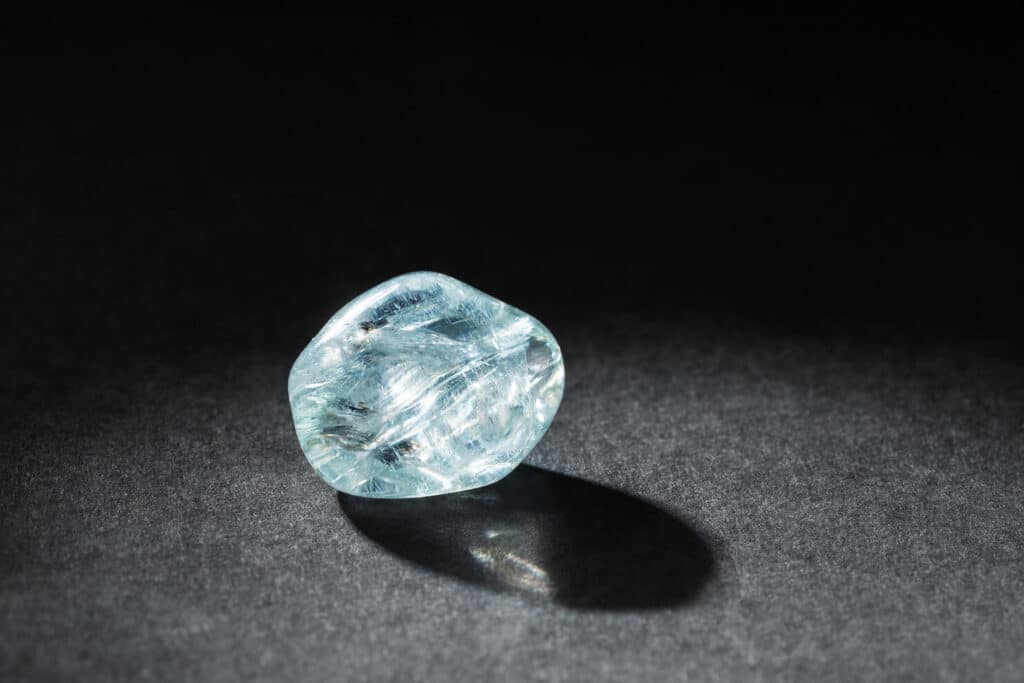 tumbled pale blue aquamarine lithotherapy