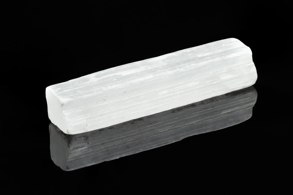 white-selenite crystal therapy