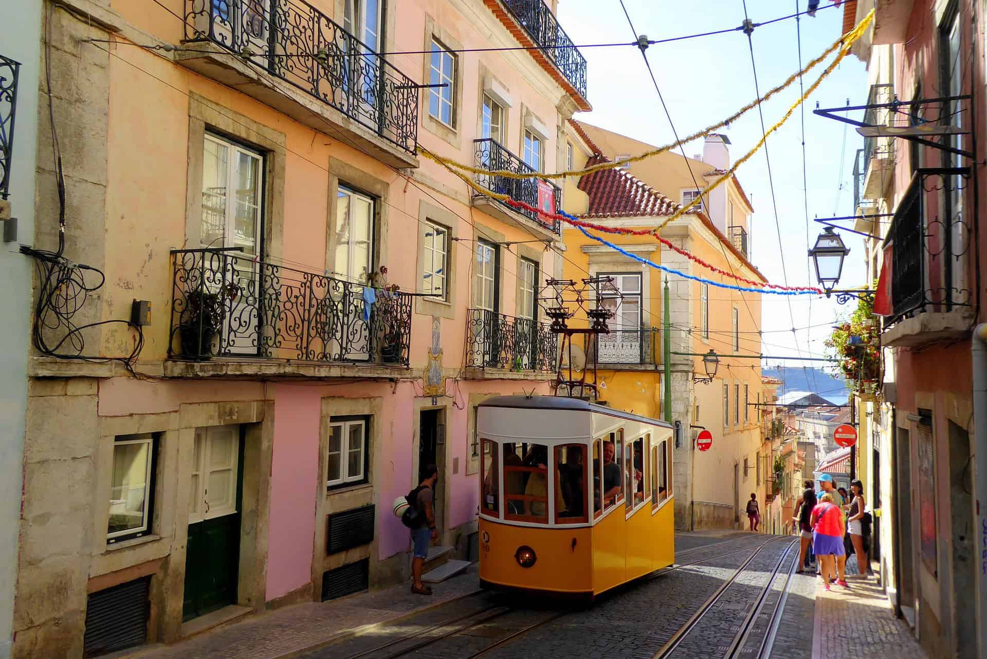 tips for visiting lisbon